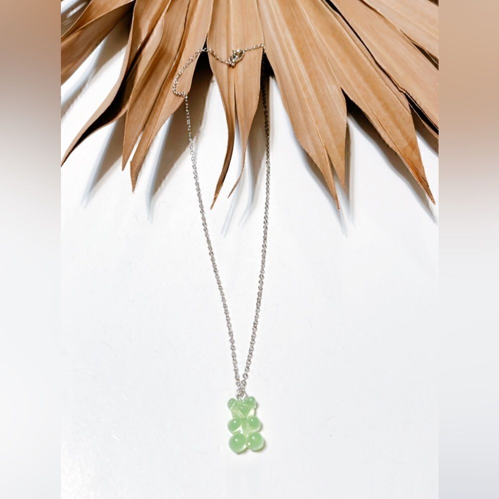 Gummy bear necklace  F22 - Picture 2 of 2